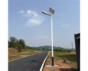 昌都路边太阳能路灯安装